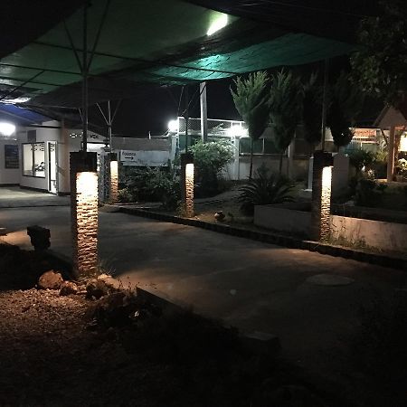 Sunshine Guesthouse Mae Sot Buitenkant foto