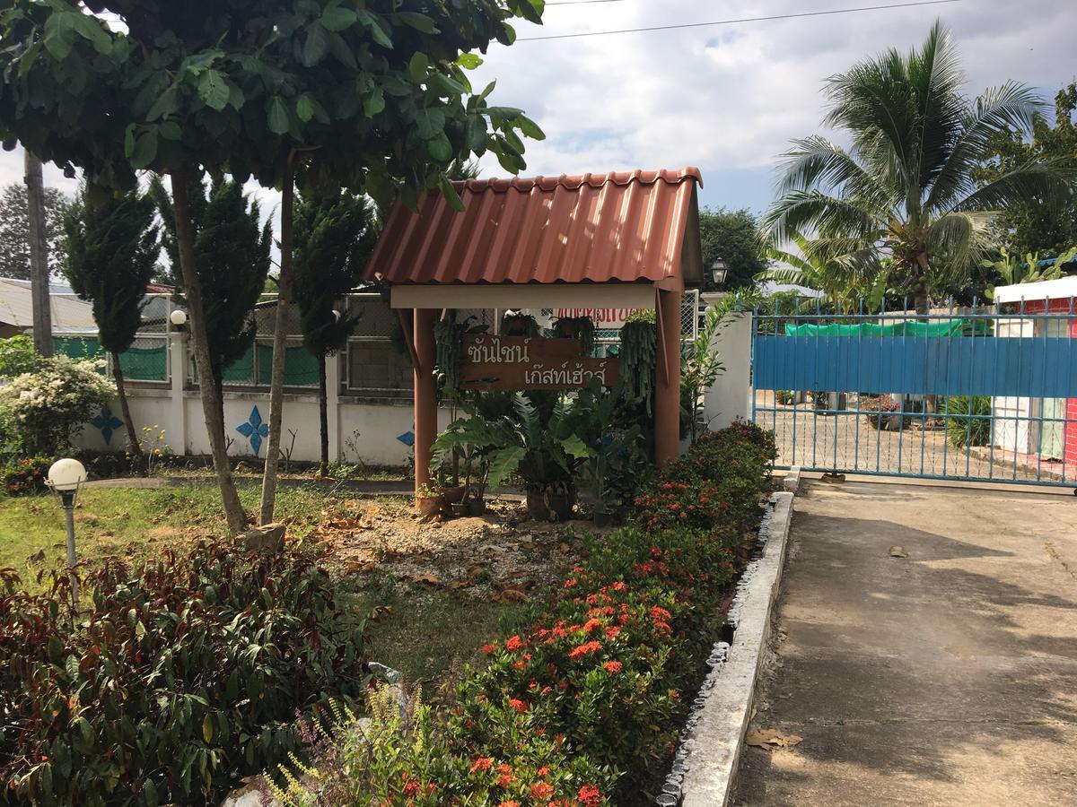 Sunshine Guesthouse Mae Sot Buitenkant foto