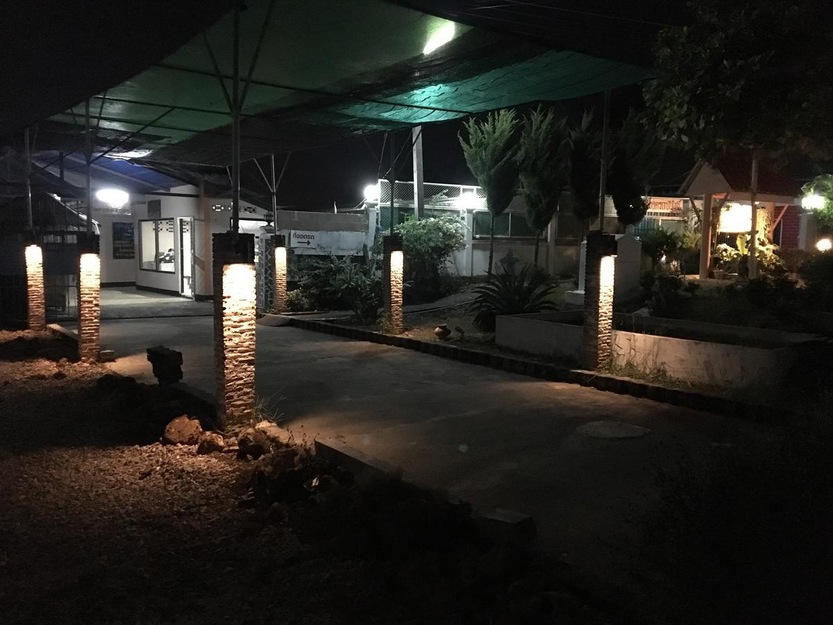 Sunshine Guesthouse Mae Sot Buitenkant foto